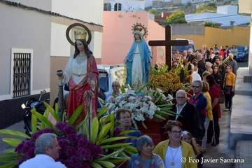 Caserones Bajo procesiona a sus patronos (Foto Francisco Javier Santana)